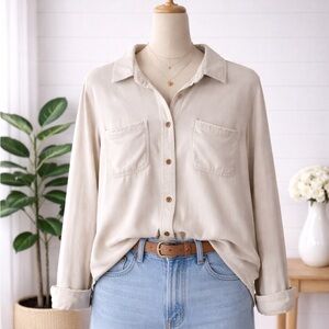 🎅 3/$15 SALE C&C California Light Tan Button-Up Shirt M